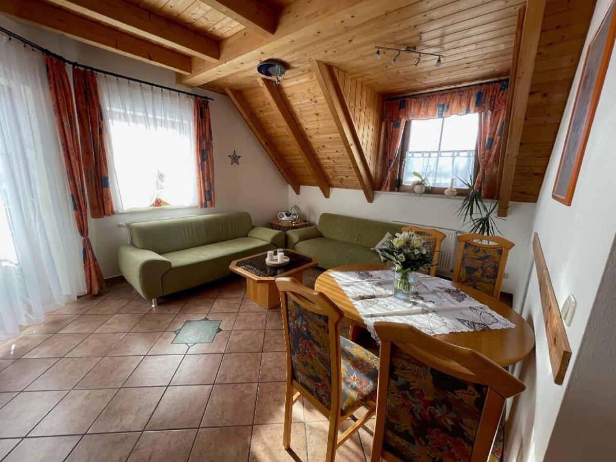 Ferienwohnungen Am Kirchberg Neualbenreuth Eksteriør billede