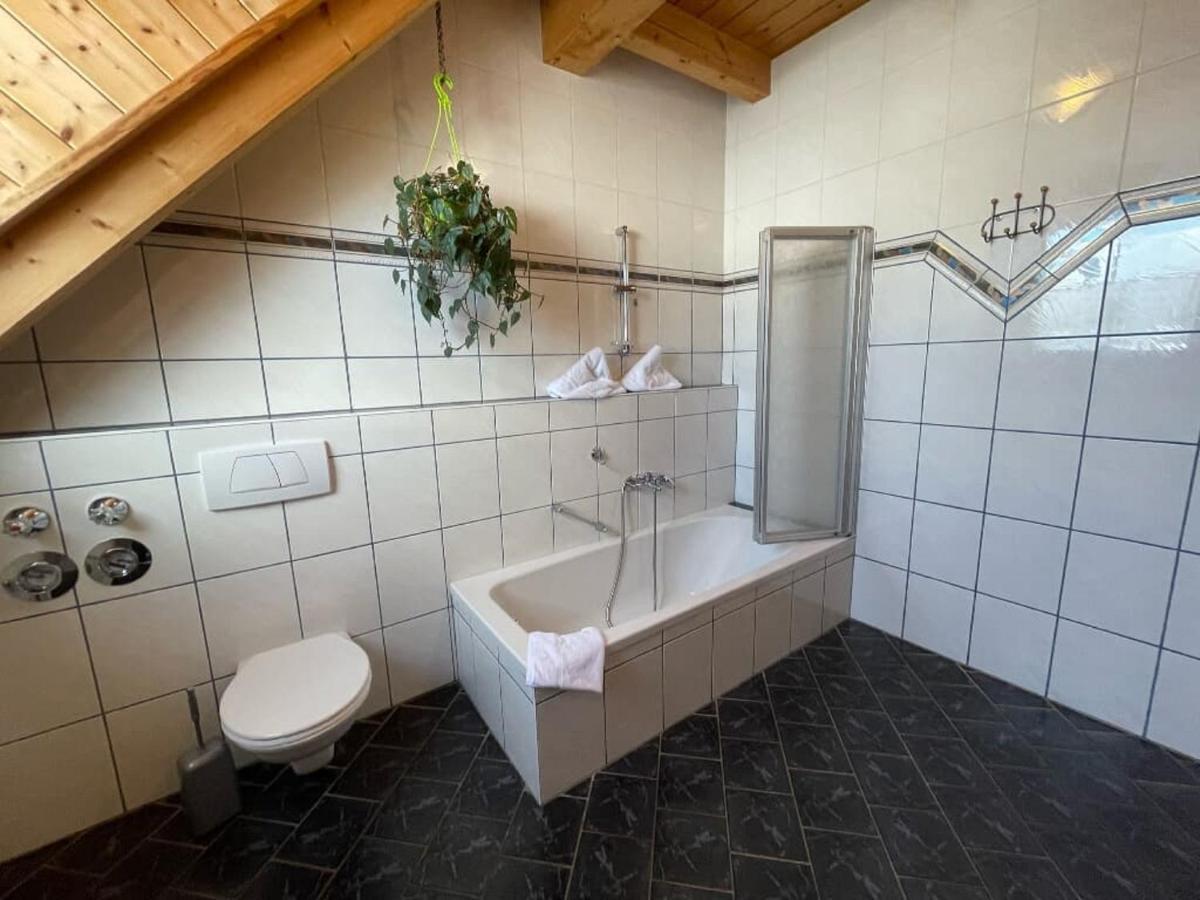 Ferienwohnungen Am Kirchberg Neualbenreuth Eksteriør billede